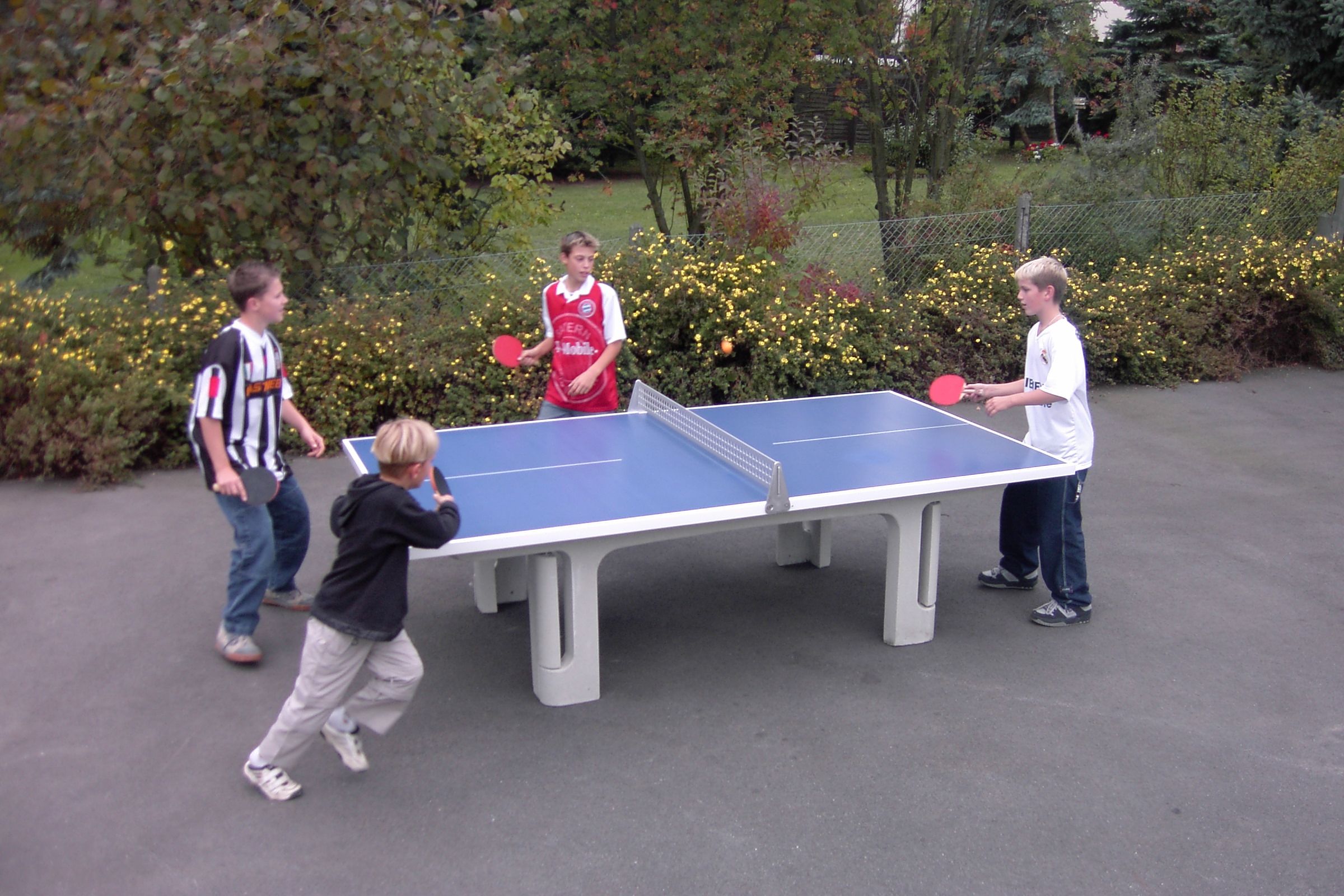 Stůl na stolní tenis pro školy