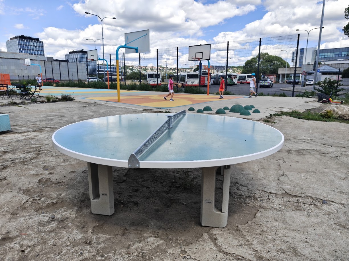 Stůl na stolní tenis kulatý